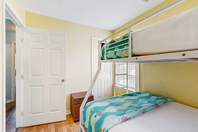 Bedroom 3 image 1