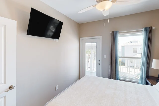 Bedroom 1 image 1