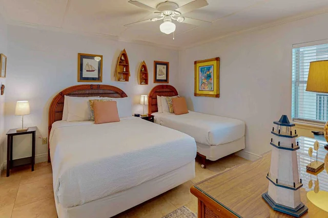 Bedroom 1 image 1