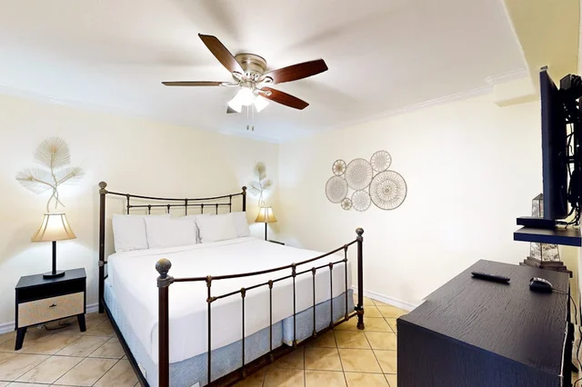 Bedroom 1 image 1