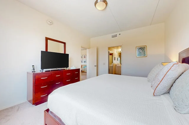 Bedroom 1 image 1