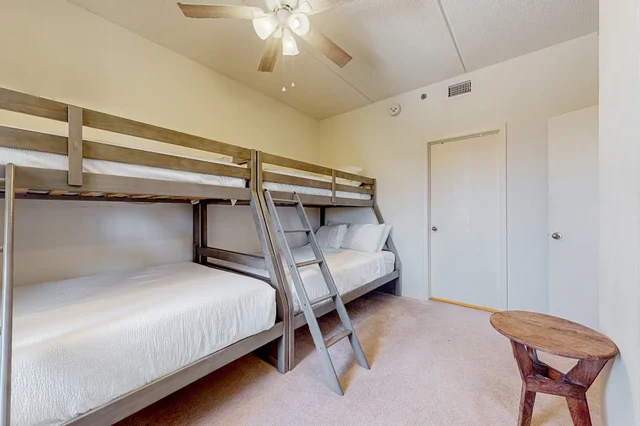 Bedroom 2 image 1