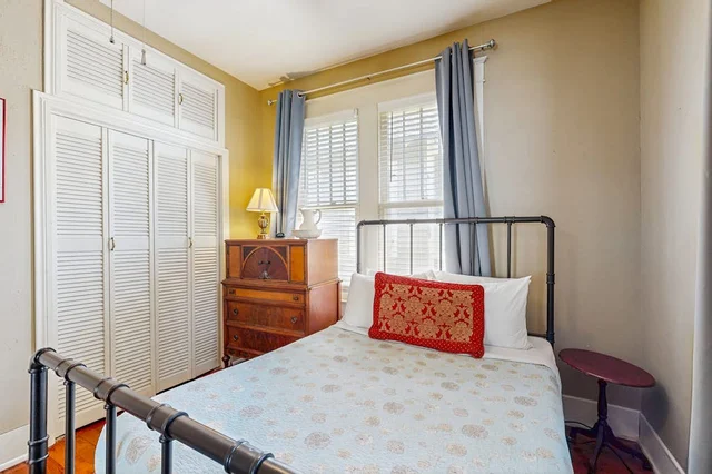 Bedroom 2 image 1