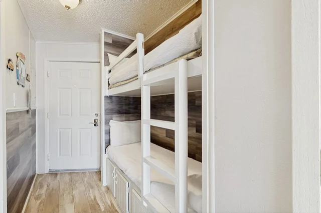 Bedroom 1 image 1