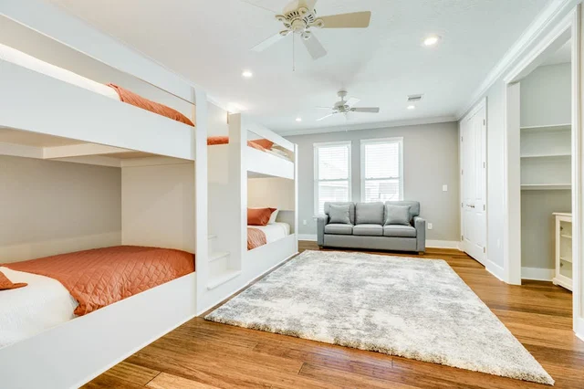 Bedroom 1 image 1