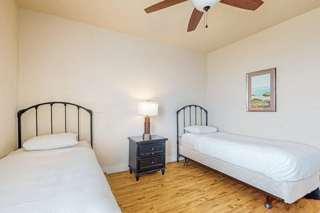 Bedroom 3 image 1