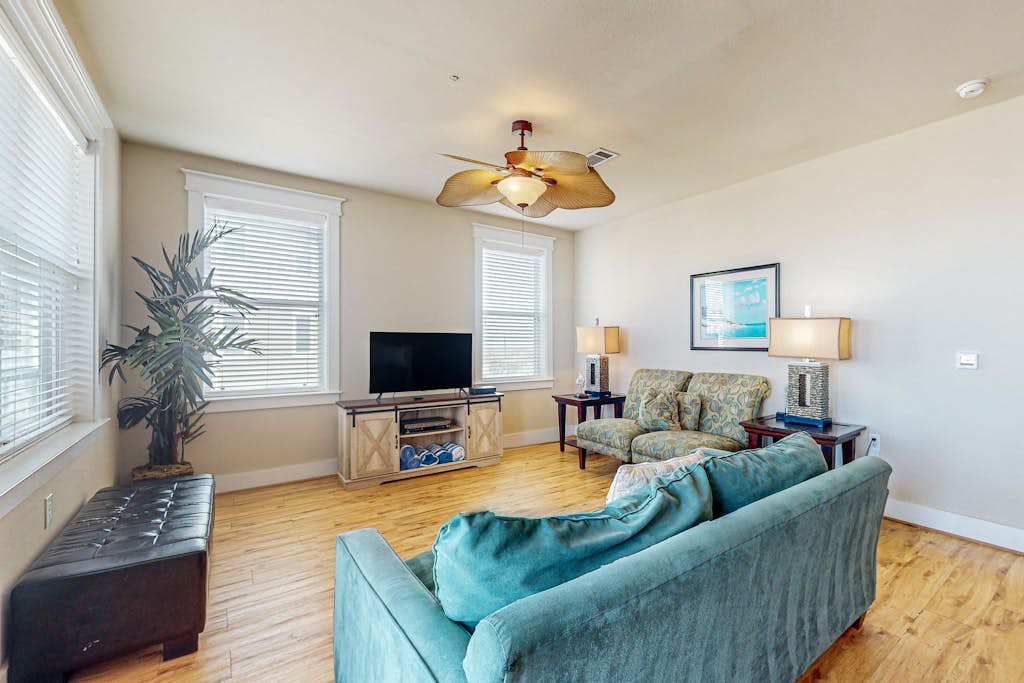 Condo in Galveston property photo 4