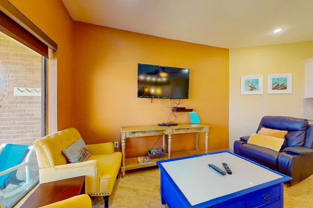 Living Room image 1