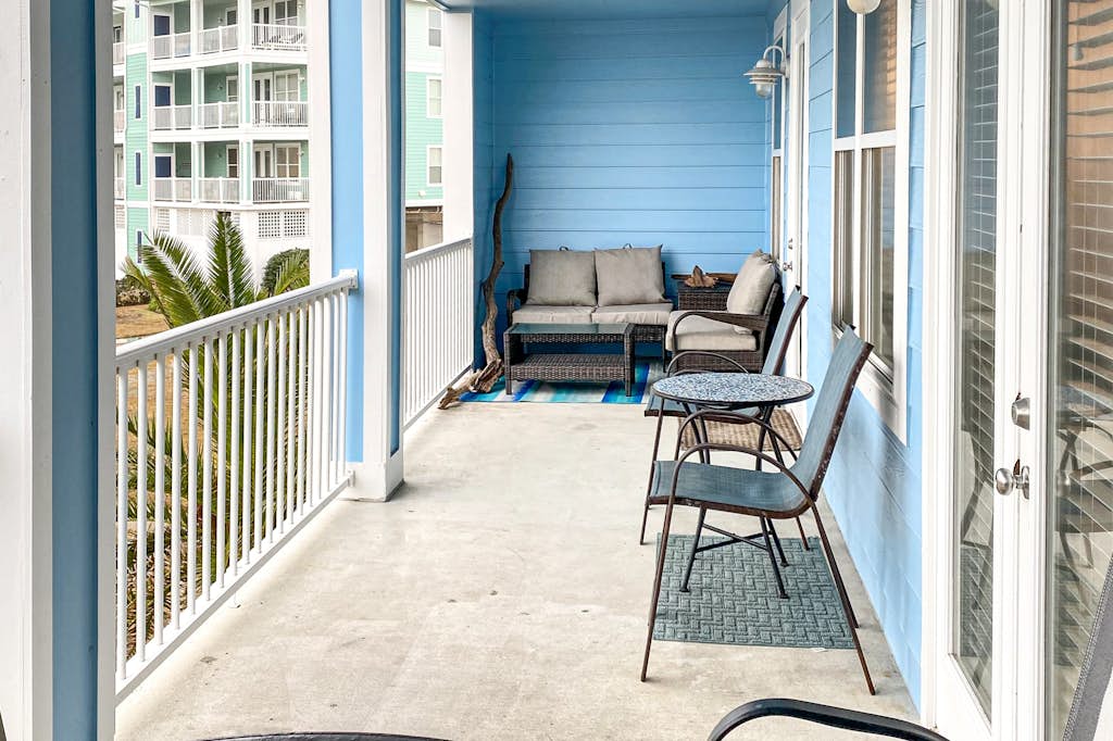 Condo in Galveston property photo 3