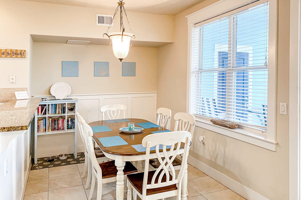 Condo in Galveston property photo 5