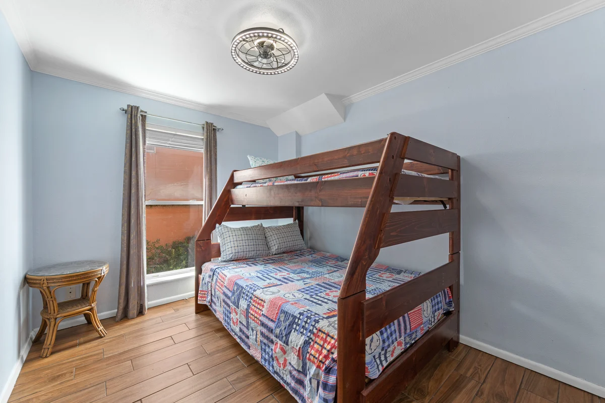 Bedroom 3 image 1