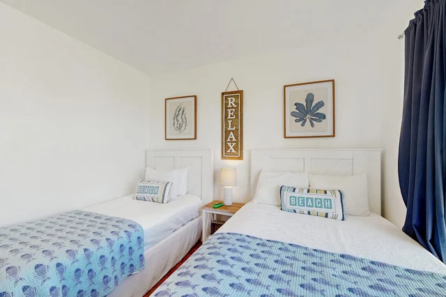 Bedroom 3 image 1
