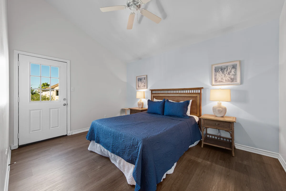 Bedroom 5 image 1