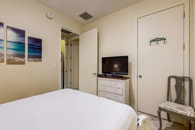 Bedroom 2 image 1