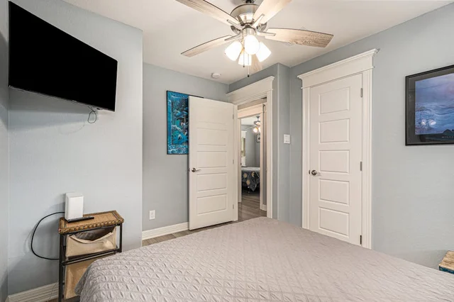 Bedroom 1 image 1
