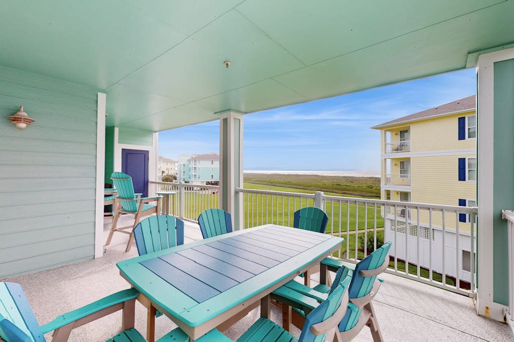 Condo in Galveston property photo 4
