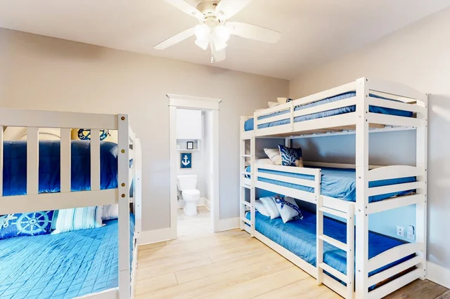 Bedroom 3 image 1