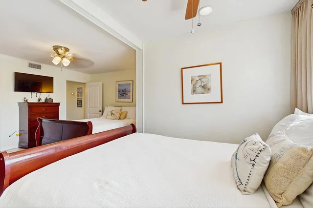 Bedroom 1 image 1