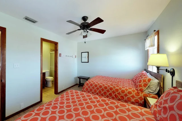 Bedroom 6 image 1