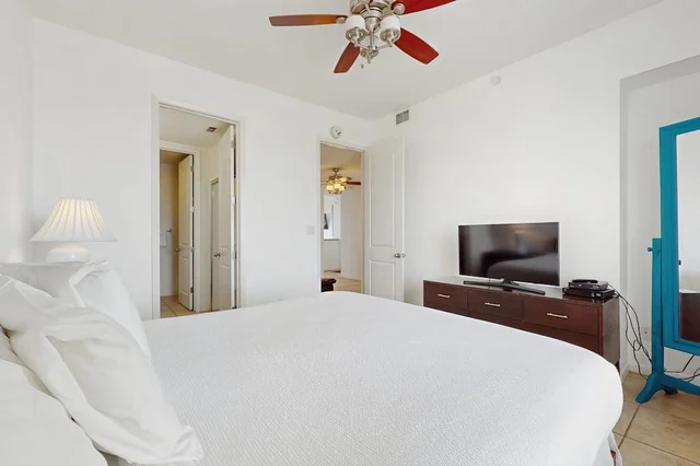 Bedroom 1 image 1