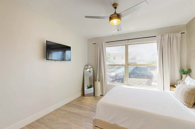 Bedroom 1 image 1