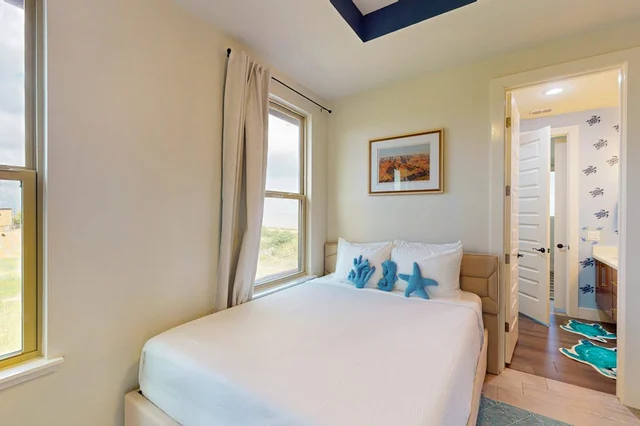 Bedroom 4 image 1