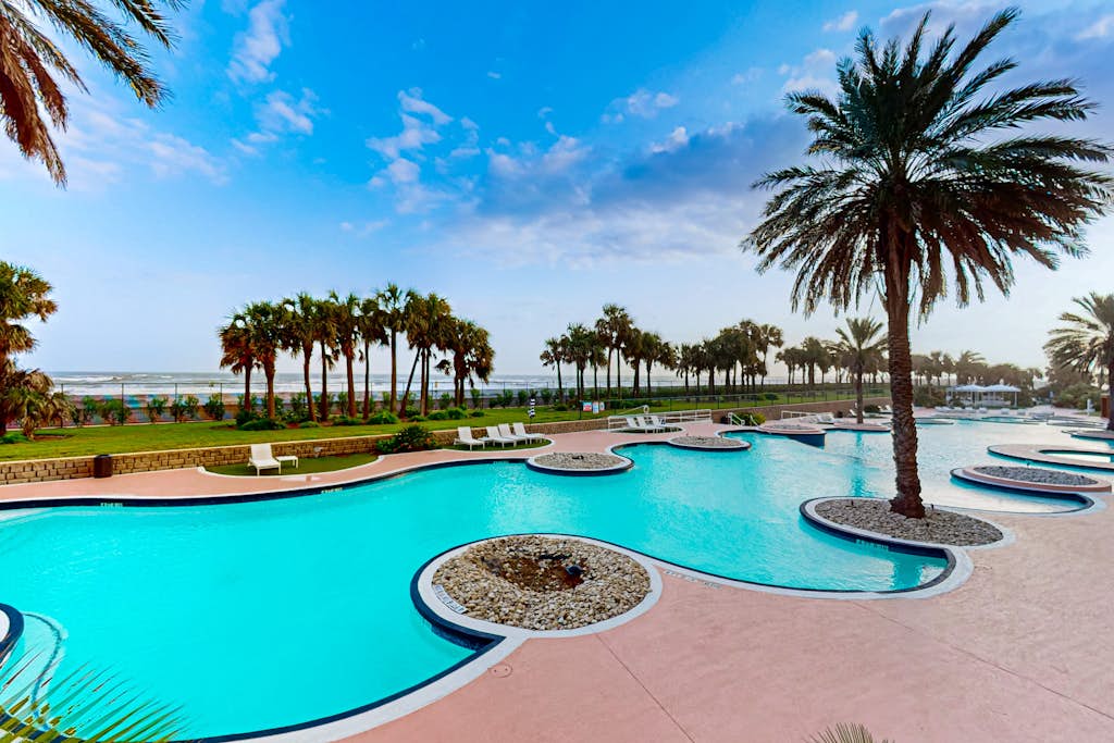 Condo in Galveston property photo 3
