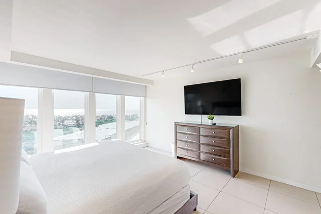 Bedroom image 1