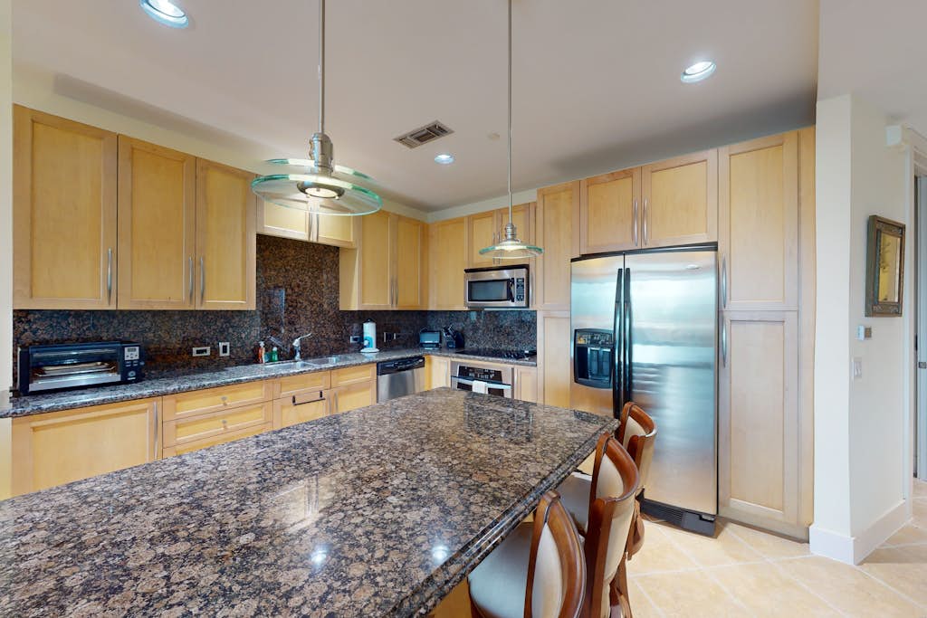 Sapphire Condominiums #303 property photo 5