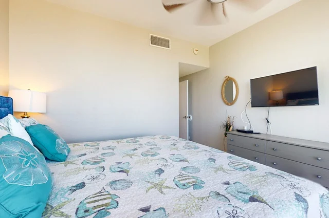 Bedroom image 1