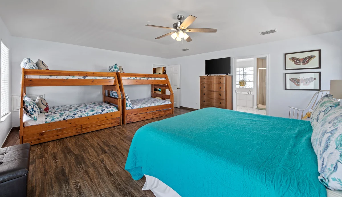 Bedroom image 1