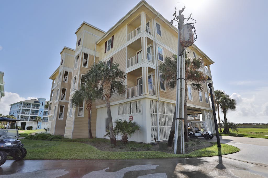 Condo in Galveston property photo 3
