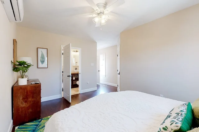 Bedroom image 1