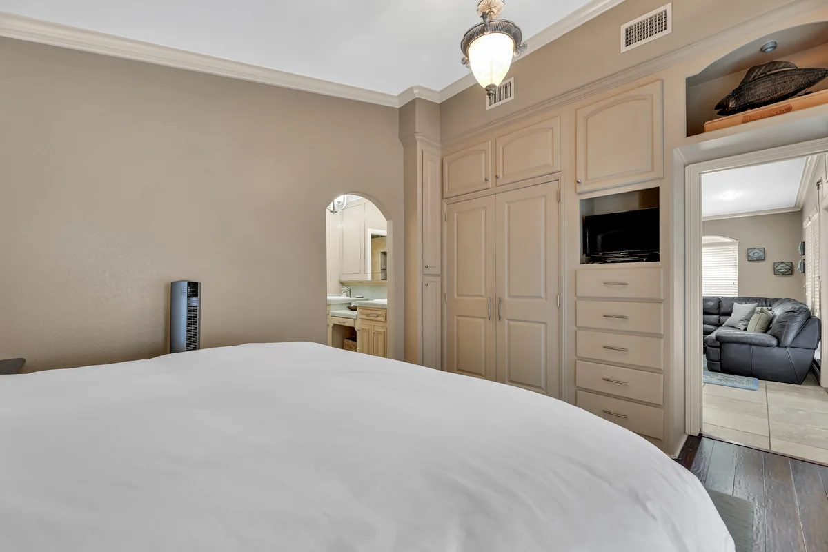 Bedroom image 1