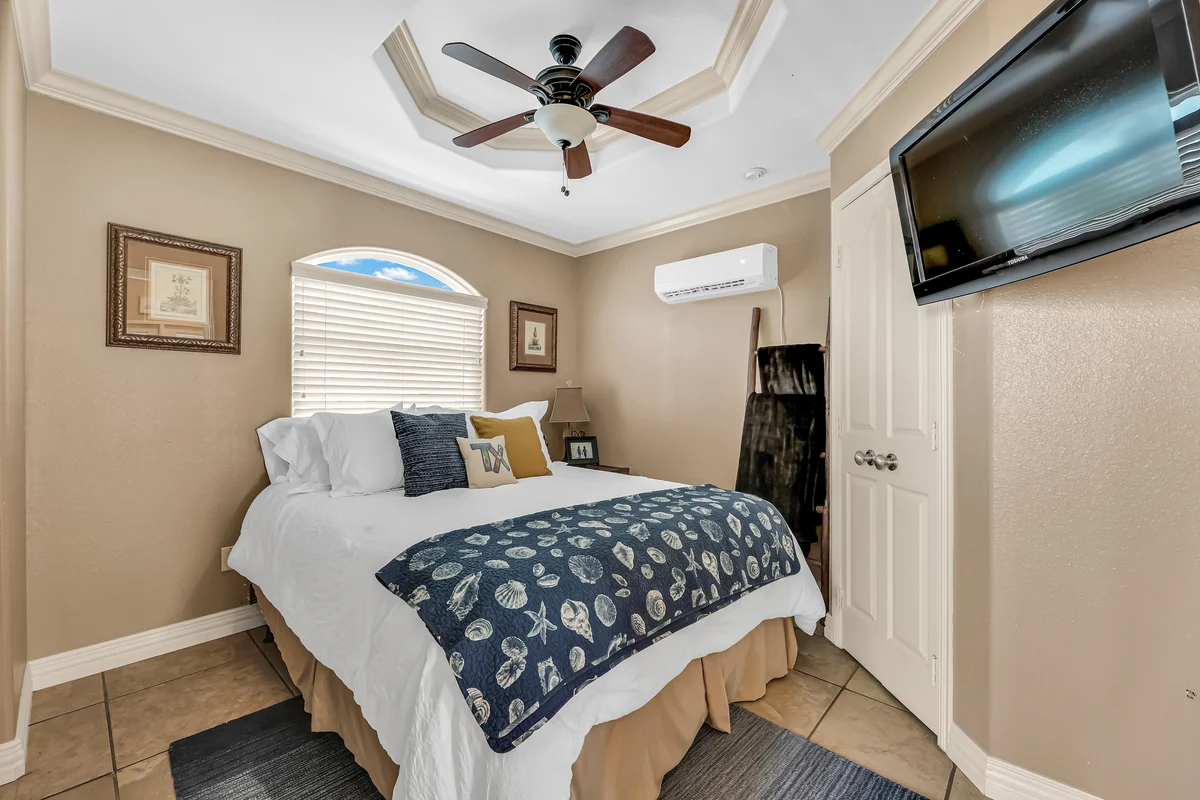 Bedroom image 1