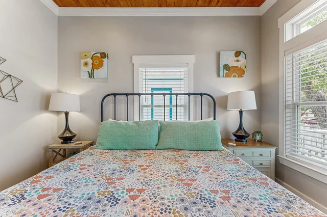 Bedroom image 1