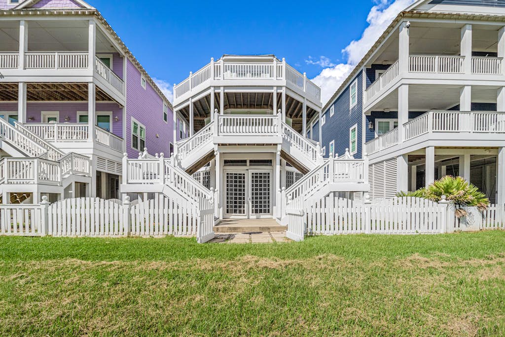 Home in Galveston property photo 1