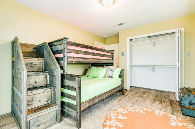 Bedroom image 1