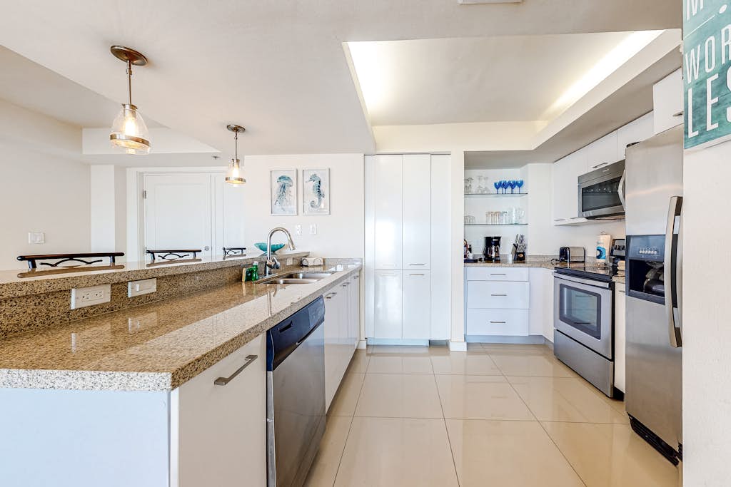 Solare Tower 705 - Gulf-Front, Ocean Views & Pool property photo 4