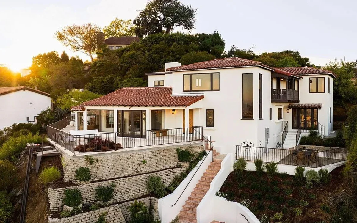 Property in Los Angeles property photo 2