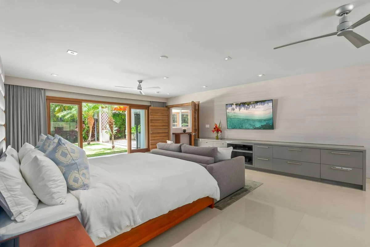 Guest Bedroom 6 - Main House image 1