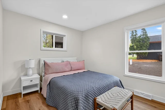 Bedroom 3 image 1