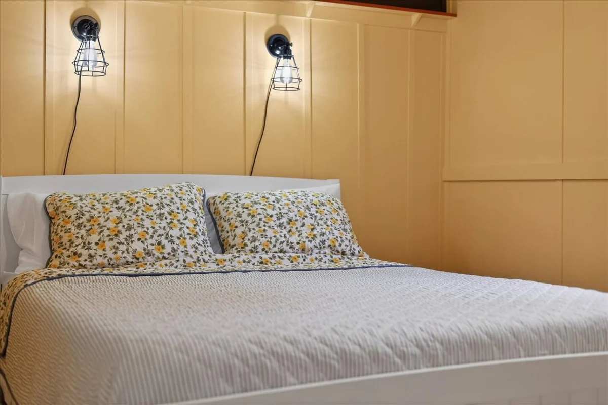 Bedroom 1 image 1