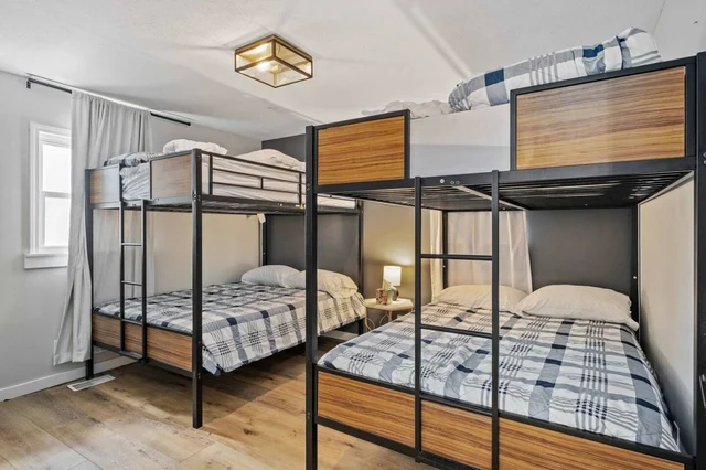 Bedroom 3 image 1