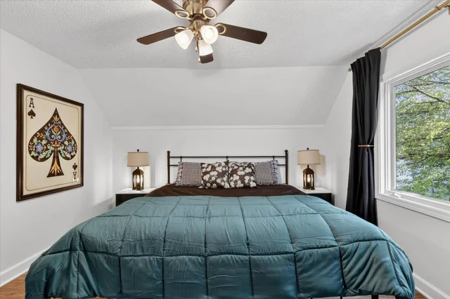 Bedroom 1 image 1