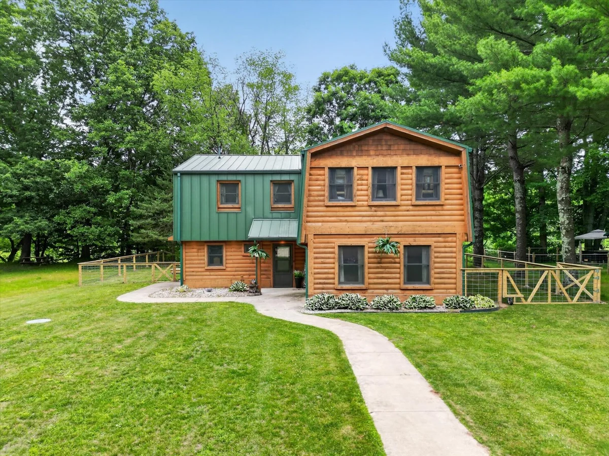 Home in Newaygo property photo 2