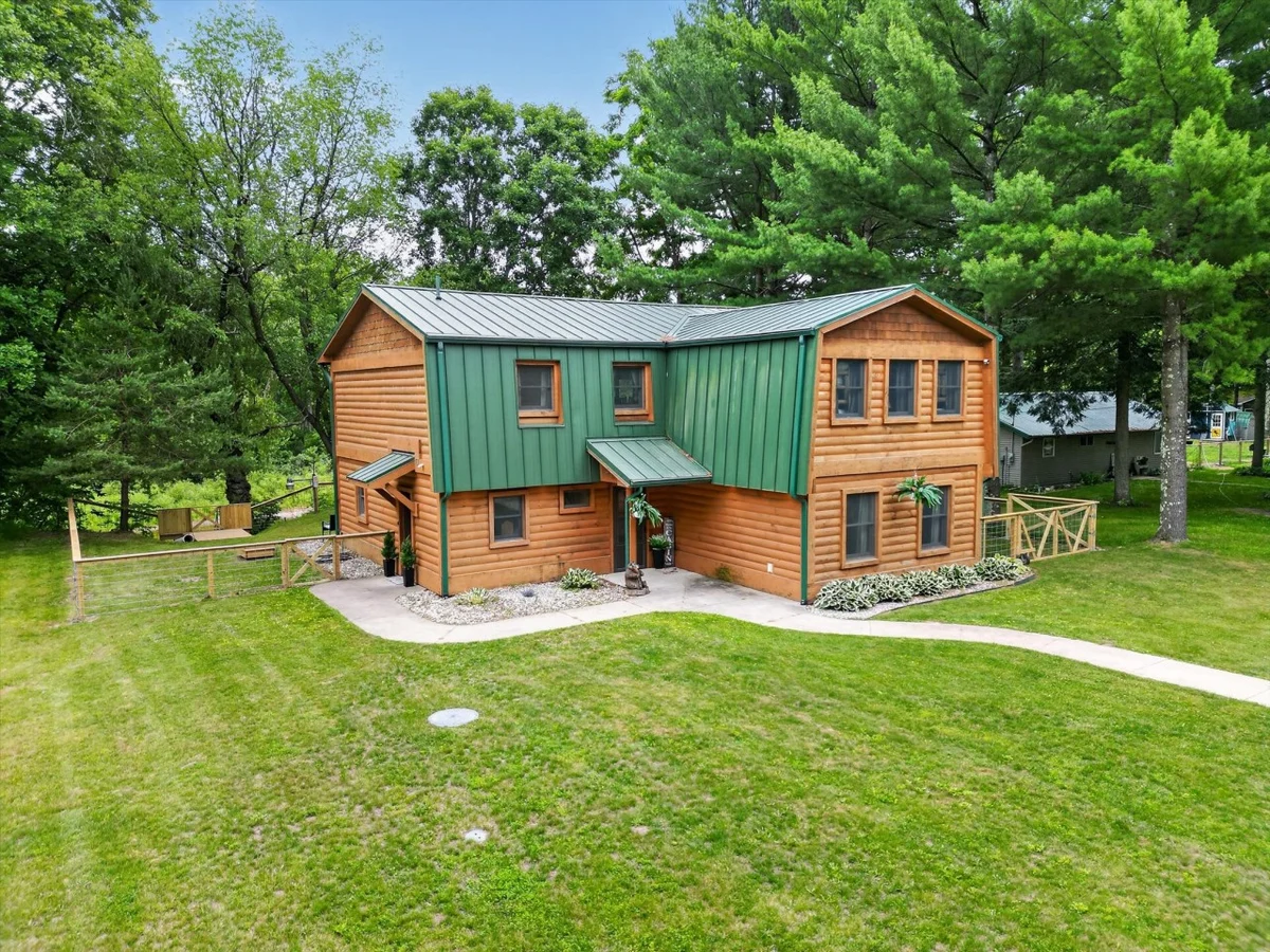 Home in Newaygo property photo 3
