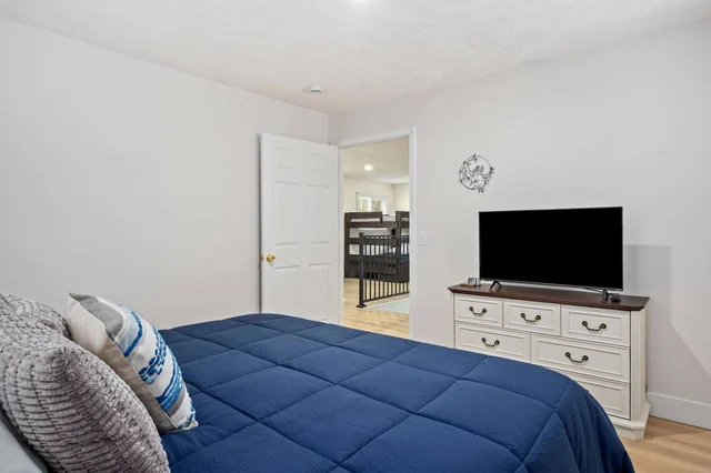 Bedroom 1 image 1