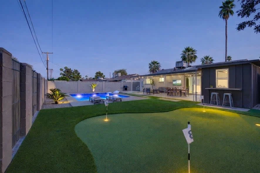 Home in Scottsdale property photo 3