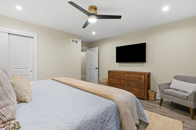 Bedroom image 1